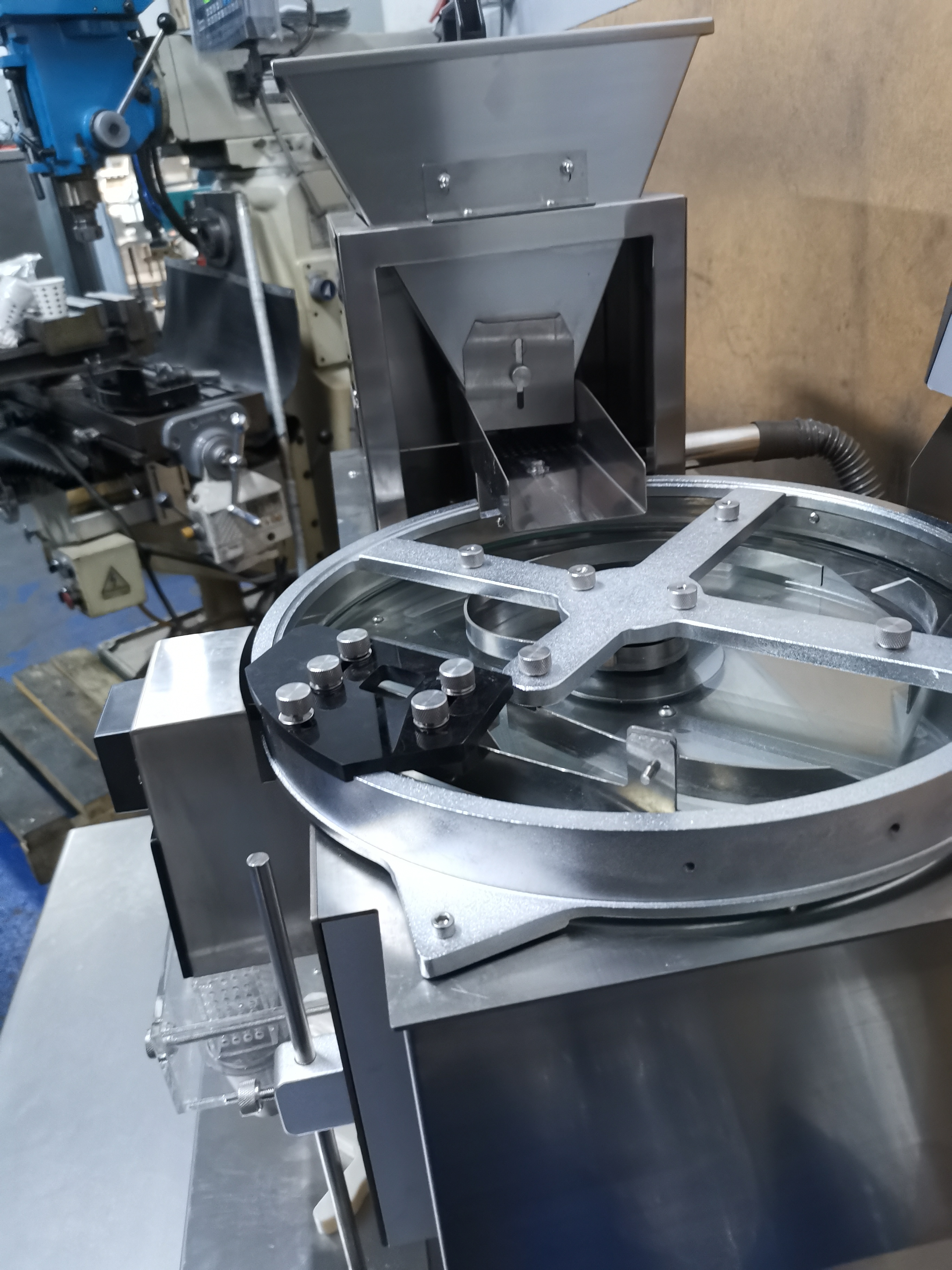 Hsb Makina, İlaç Makinesi İmalatı, İlaç Makinesi Tamiri, İlaç Makinesi Satışı