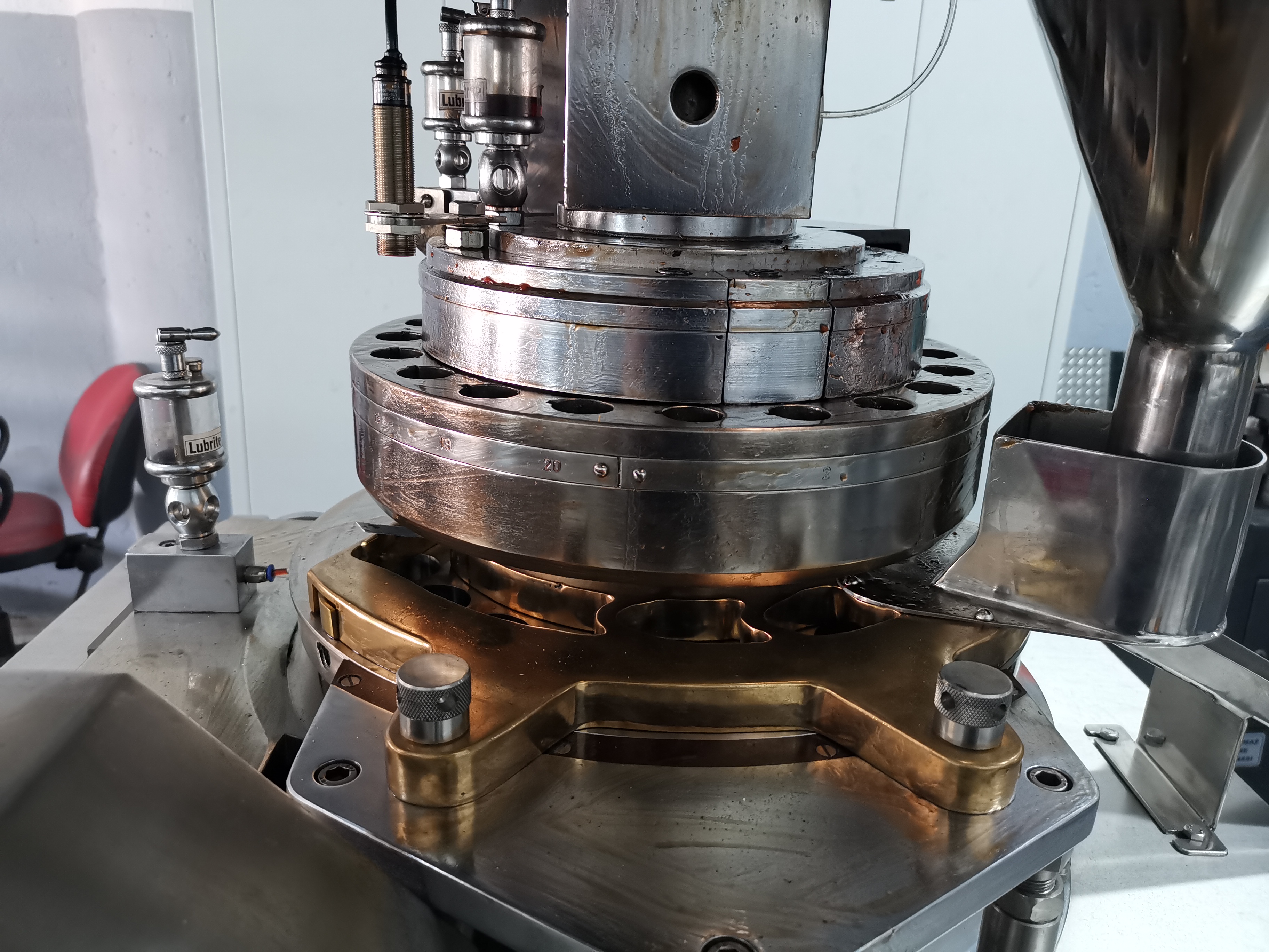 Hsb Makina, İlaç Makinesi İmalatı, İlaç Makinesi Tamiri, İlaç Makinesi Satışı