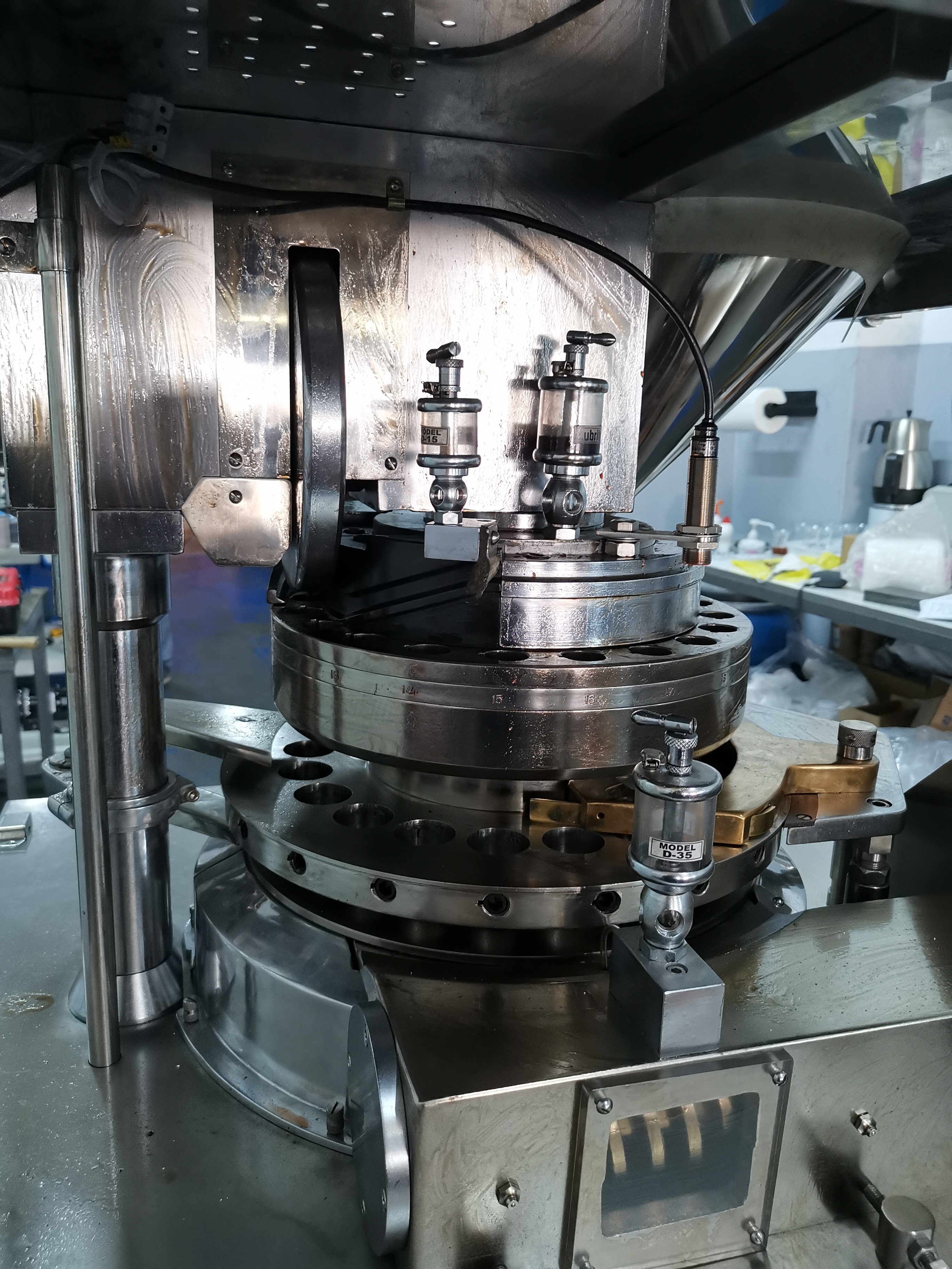 Hsb Makina, İlaç Makinesi İmalatı, İlaç Makinesi Tamiri, İlaç Makinesi Satışı